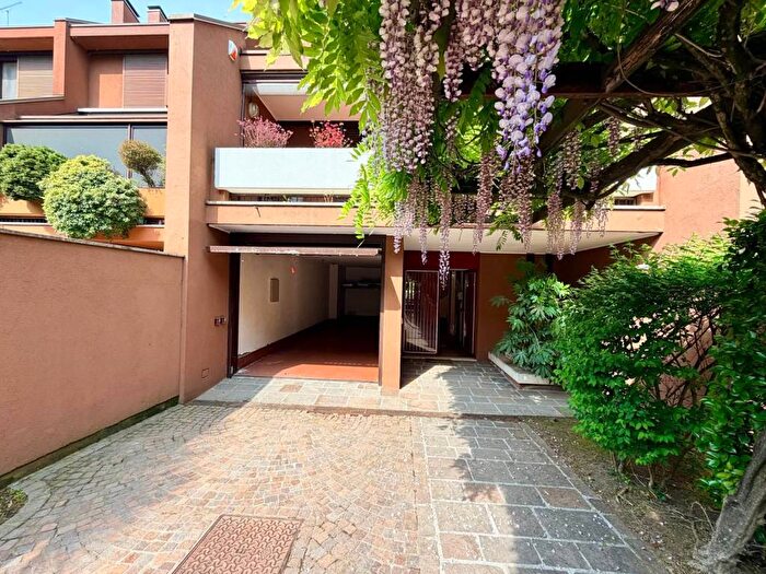Casa con 6 locali in affitto in Residenza Acquario, Milano, Basiglio