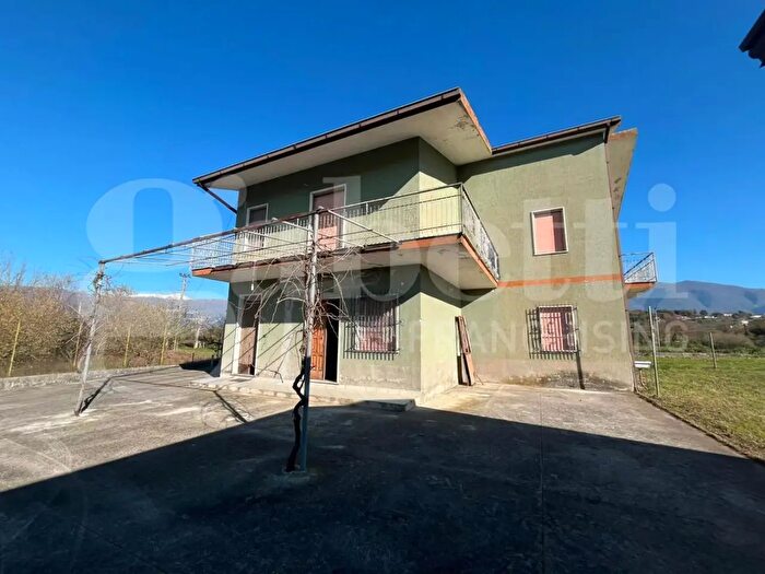 Casa con 8 locali in vendita in Via Campisi, Alife