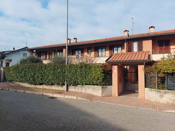 Appartamento bilocale in affitto in Via Resegone, Semicentro, Cantù