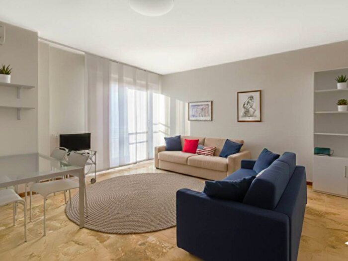 Appartamento monolocale in affitto in Via Pietro Giannone, Paolo Sarpi, Milano