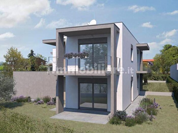 Casa quadrilocale in vendita in Via Gaetano Donizetti, Fino Mornasco