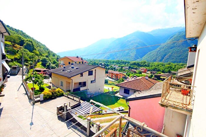 Appartamento quadrilocale in vendita in Via del Boca PremoselloChiovenda, Premosello Chiovenda