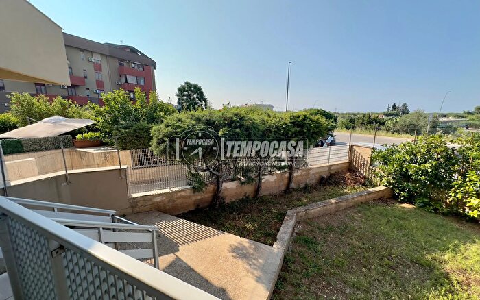 Appartamento trilocale in vendita in Via Enrico De Nicola, Valenzano