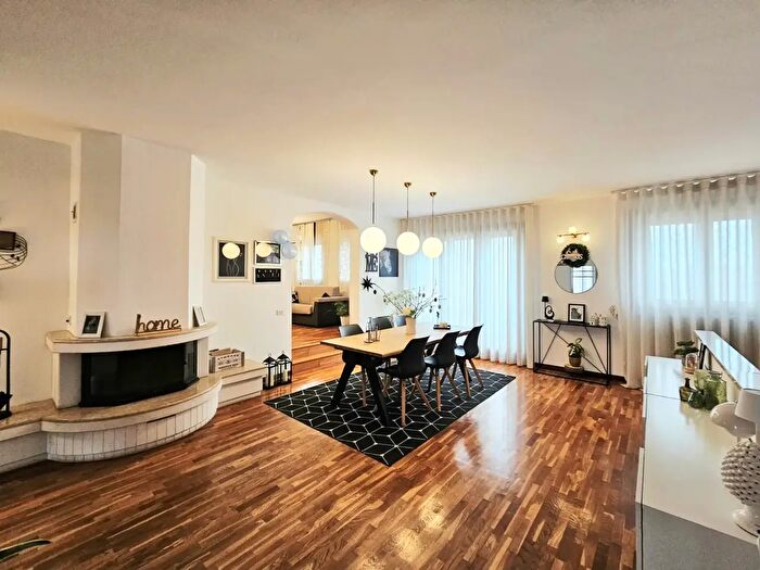 Appartamento quadrilocale in vendita in Via Pietro Nenni, Ospedaletto Euganeo