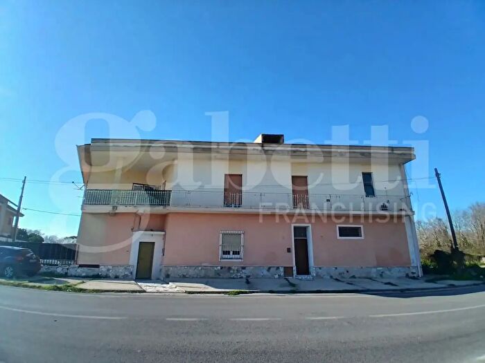 Appartamento con 5 locali in vendita in Via Santa Maria La Fossa, Capua