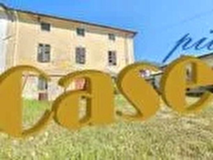 Casa con 10 locali in vendita in Camaiore