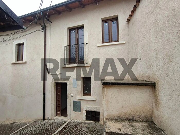 Casa trilocale in vendita in Barisciano
