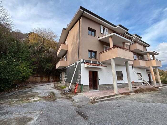 Casa quadrilocale in affitto in Nicastro Sambiase, Lamezia Terme