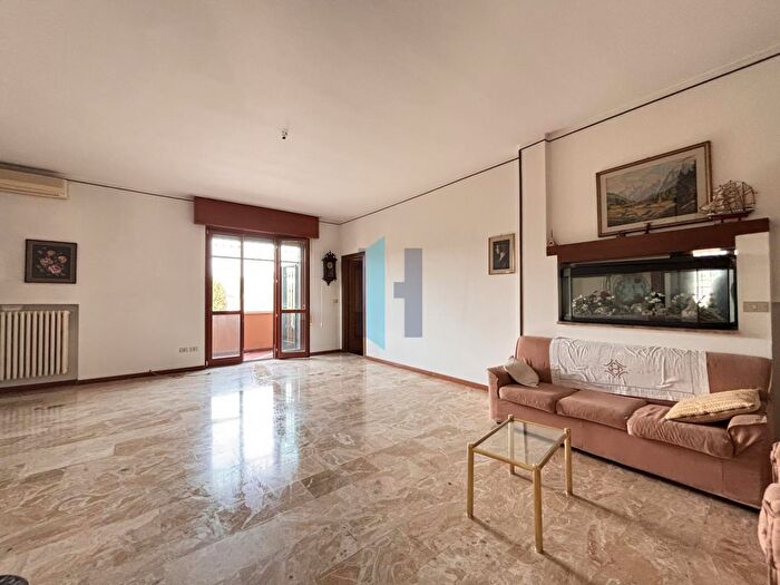 Appartamento trilocale in vendita in Via Torricella di Sopra, Brescia