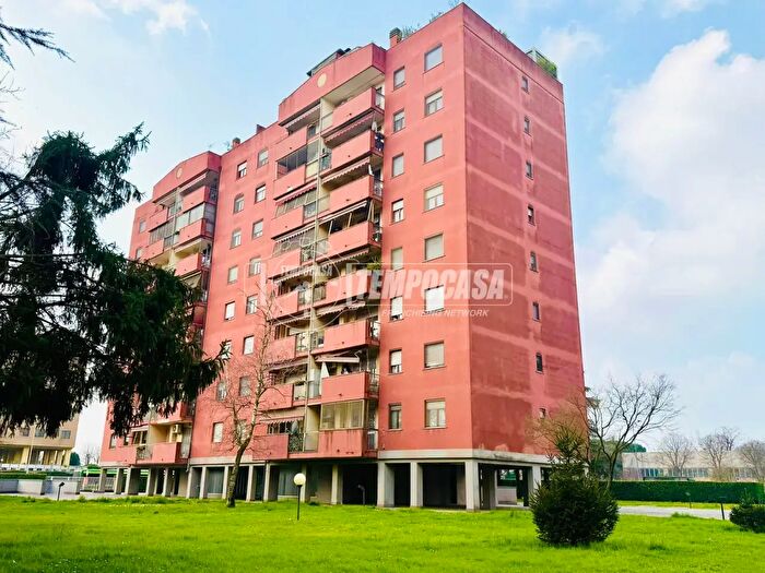 Appartamento quadrilocale in vendita in Rozzano