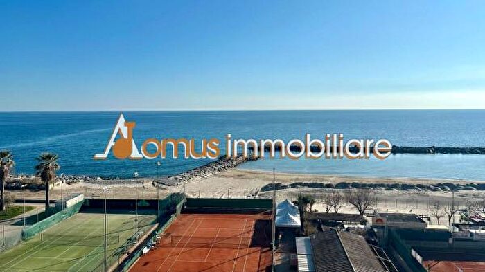 Appartamento trilocale in vendita in Taggia