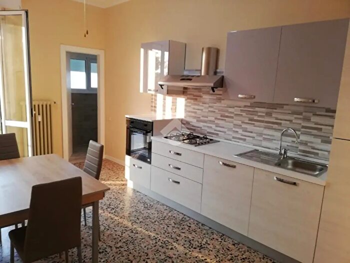 Appartamento quadrilocale in vendita in Via d Cimarosa, Modena