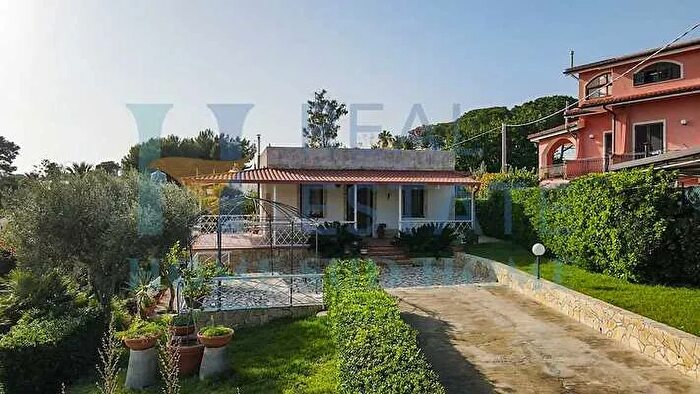 Casa in vendita in Siracusa, Noto