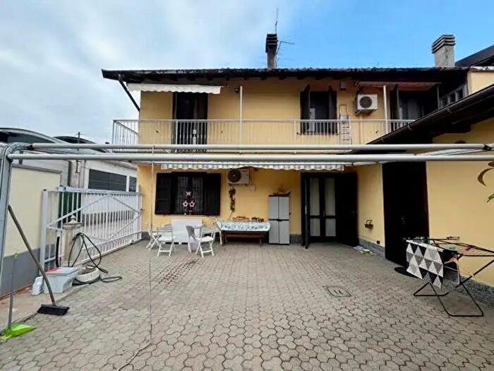 Casa con 5 locali in vendita in Vigevano