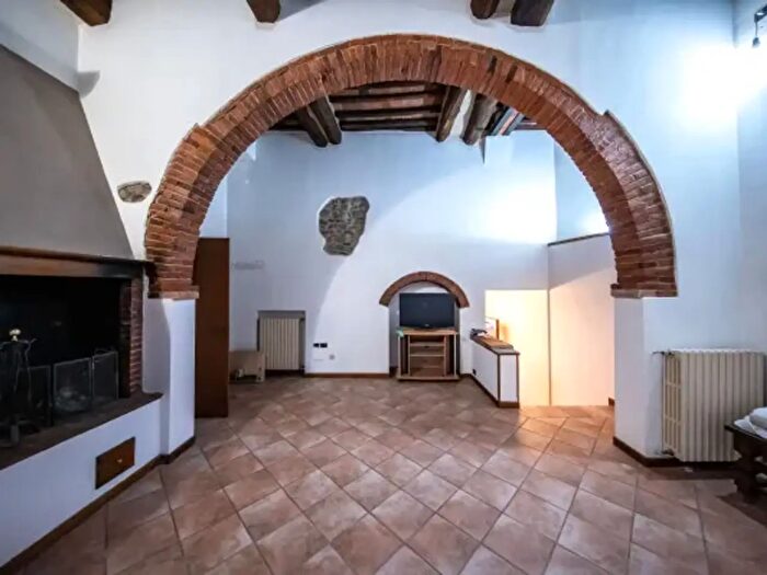 Appartamento quadrilocale in vendita in Piazza del Palagio, Pescia