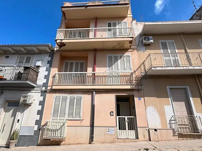 Casa con 6 locali in vendita in Via Antonino Brancati, Pachino