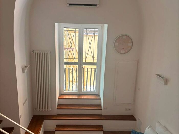 Appartamento monolocale in affitto in Salita Vetriera, Chiaia, Napoli