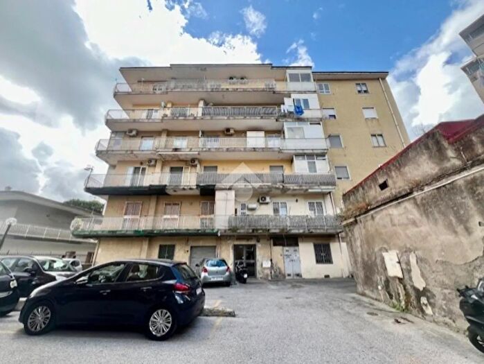 Appartamento bilocale in vendita in Via Sartania, Napoli