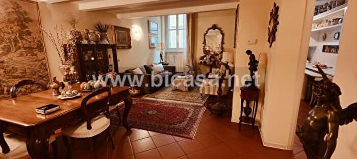 Appartamento con 6 locali in vendita in Via Mazza, Pesaro