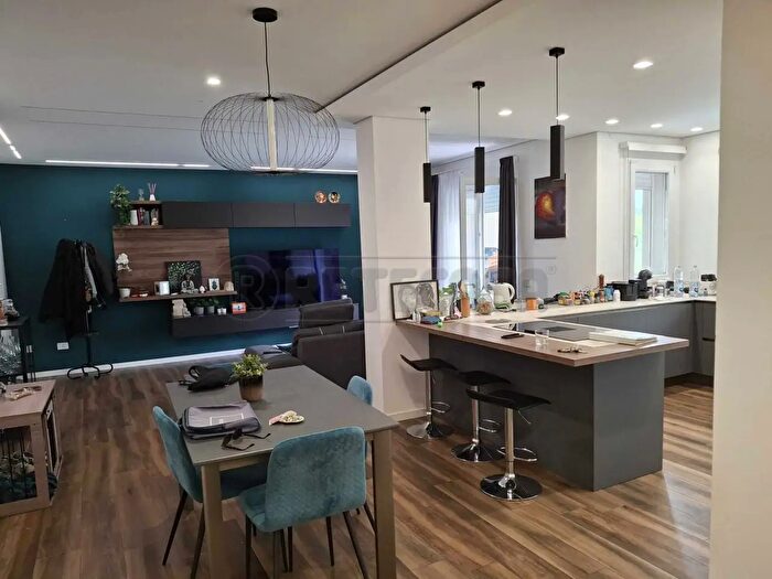 Appartamento con 5 locali in vendita in Via Grotta Santa, Siracusa