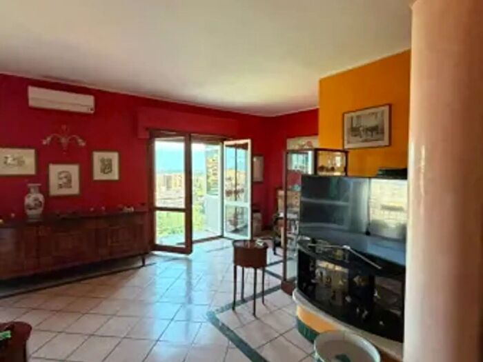 Appartamento con 6 locali in vendita in Via Pozzillo, Frosinone