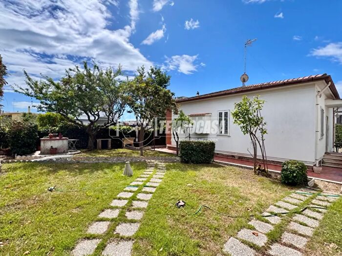 Casa trilocale in vendita in Via Giuseppe Parini, Santa Marinella
