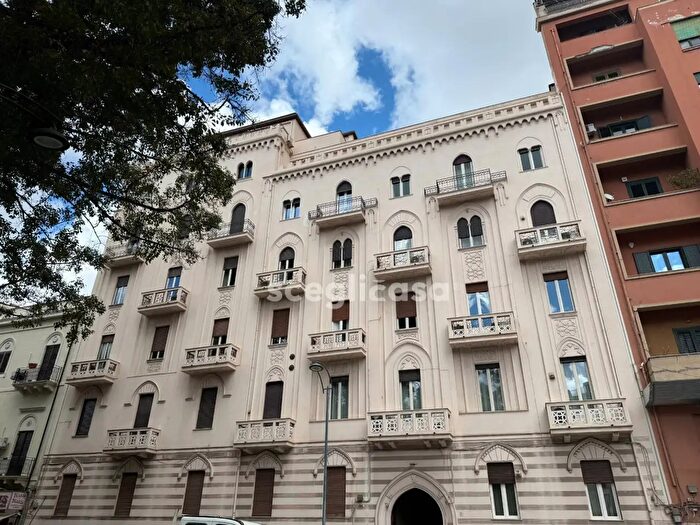 Appartamento con 7 locali in affitto in Piazza Virgilio, Palermo