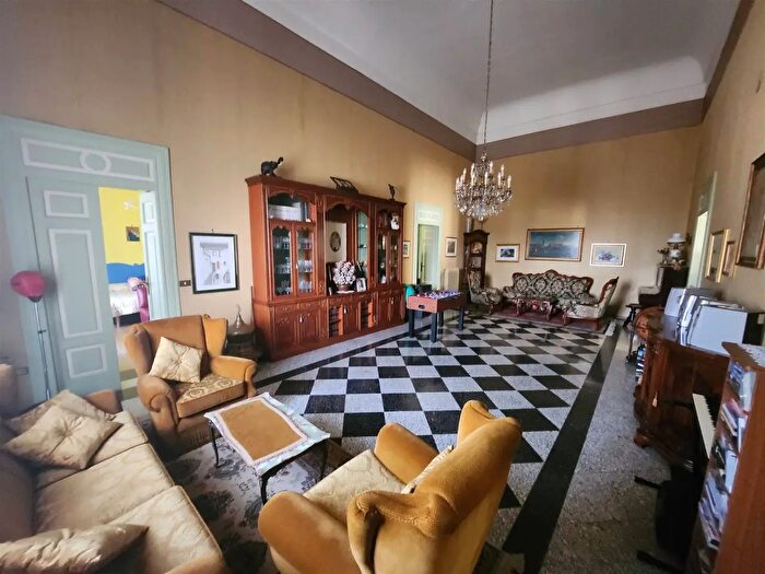 Appartamento con 12 locali in vendita in Manduria