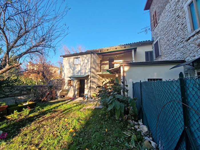 Casa con 8 locali in vendita in Via del Giuoco, Guardea