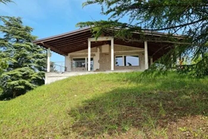 Casa quadrilocale in vendita in Località Sannazzaro Santa Maria della Versa, Santa Maria Della Versa