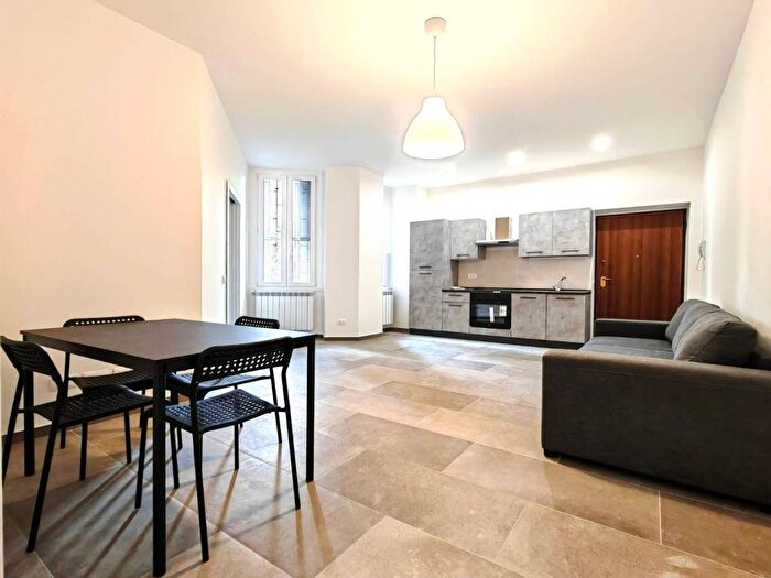 Appartamento trilocale in affitto in Via Francesco Nava, Farini, Milano