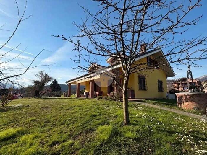 Casa con 5 locali in vendita in Via Rivette, Almese