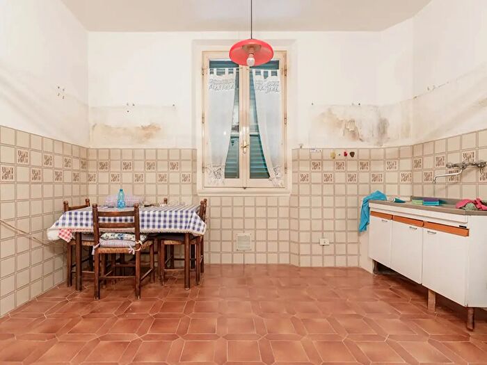 Appartamento trilocale in vendita in Via Corsica, Fiesole