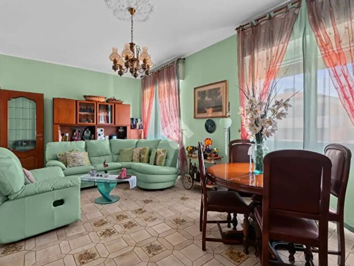 Appartamento quadrilocale in vendita in Viale Leonardo da Vinci, Trezzano Sul Naviglio