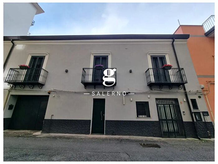 Appartamento trilocale in vendita in Via Gian Vincenzo De Ruggiero, Salerno