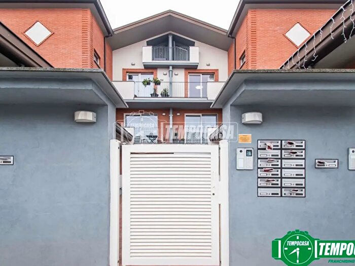 Appartamento trilocale in vendita in Via Firenze, Canegrate