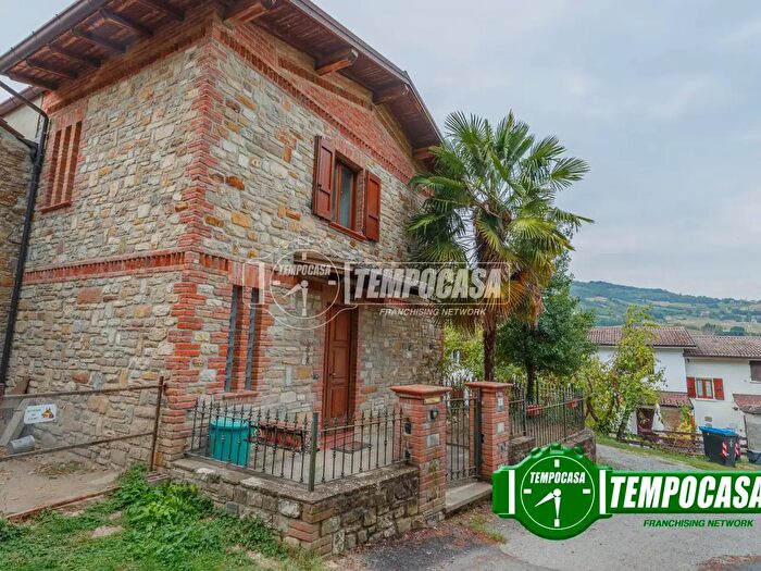 Appartamento quadrilocale in vendita in Via Trebbia, Travo