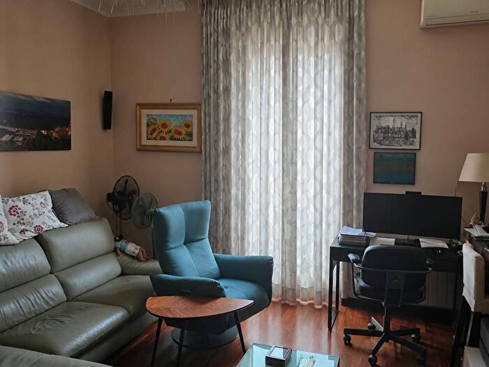 Appartamento trilocale in affitto in Via Luca Giordano, Vomero, Napoli
