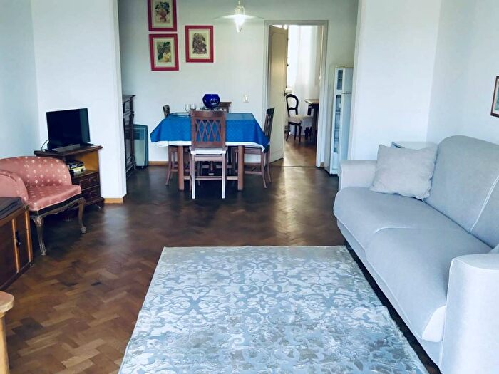 Appartamento trilocale in affitto in Lungarno Acciaioli, Piazza della Repubblica, Firenze