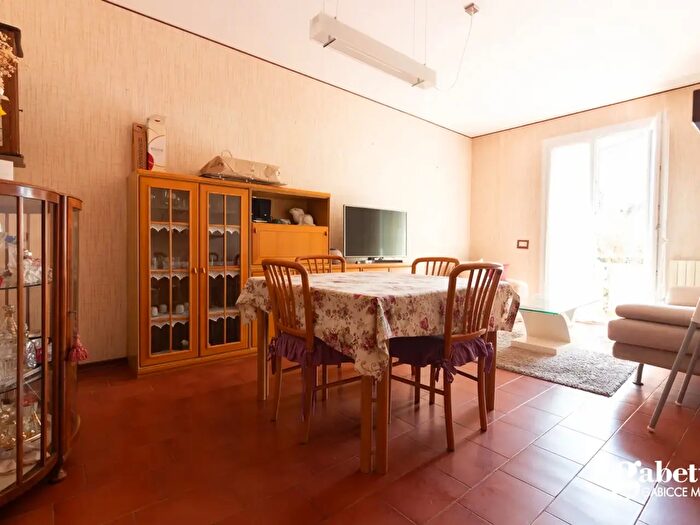 Appartamento quadrilocale in vendita in Via dei Martiri di Tavullia, Gradara