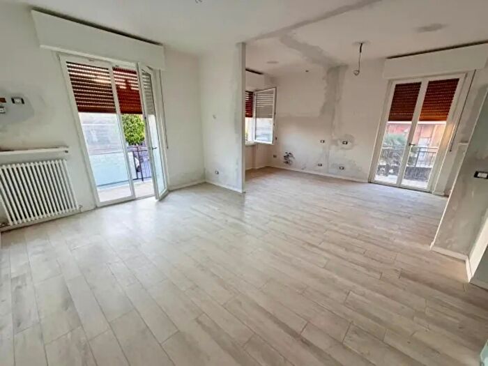 Appartamento trilocale in vendita in Via Francesco Pacchiotti, Piacenza