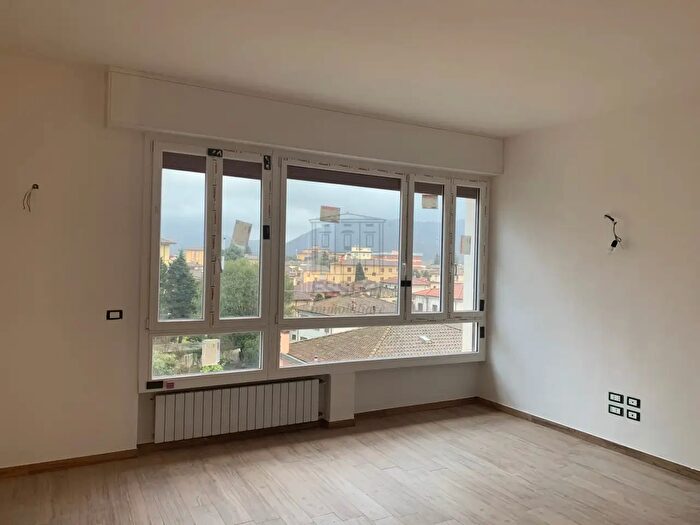 Appartamento con 5 locali in affitto in Via del Tiro a Segno SAnna, Lucca
