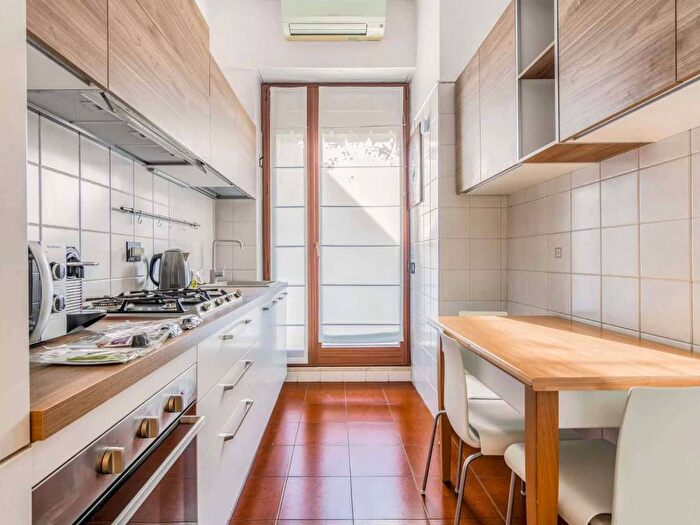 Appartamento trilocale in affitto in Via Varese, Moscova, Milano