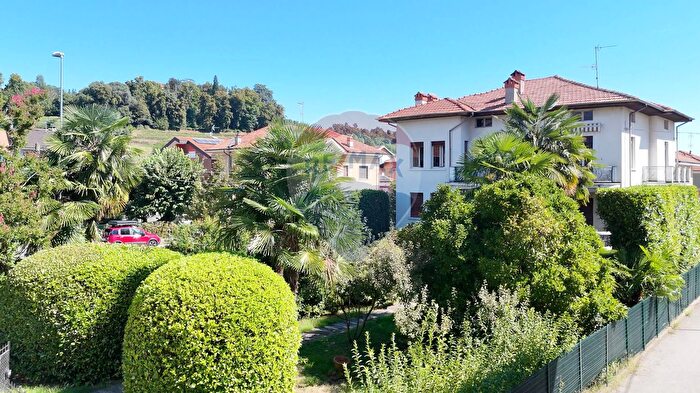 Casa con 11 locali in vendita in Via Umberto, Vigliano Biellese