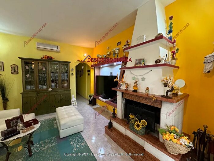 Casa con 7 locali in vendita in Termini Imerese