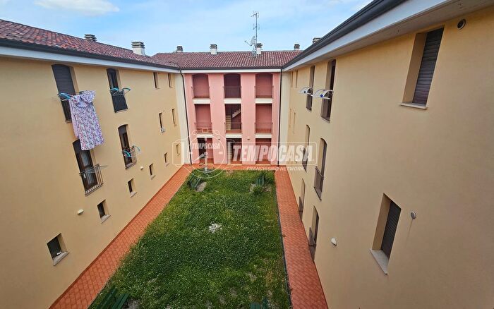 Appartamento trilocale in vendita in Via Ilaria Alpi, Massa Lombarda