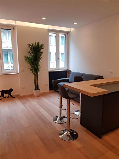 Appartamento bilocale in vendita in Via Francesco Sforza, Milano