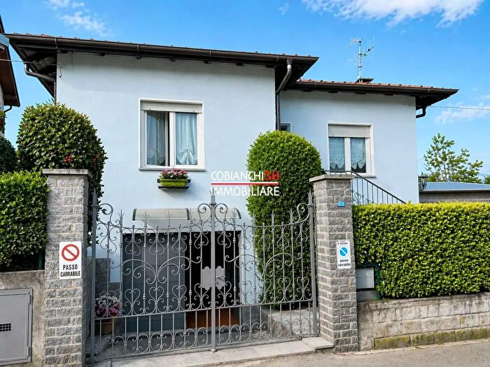 Casa trilocale in vendita in Via Sanzio, Verbania