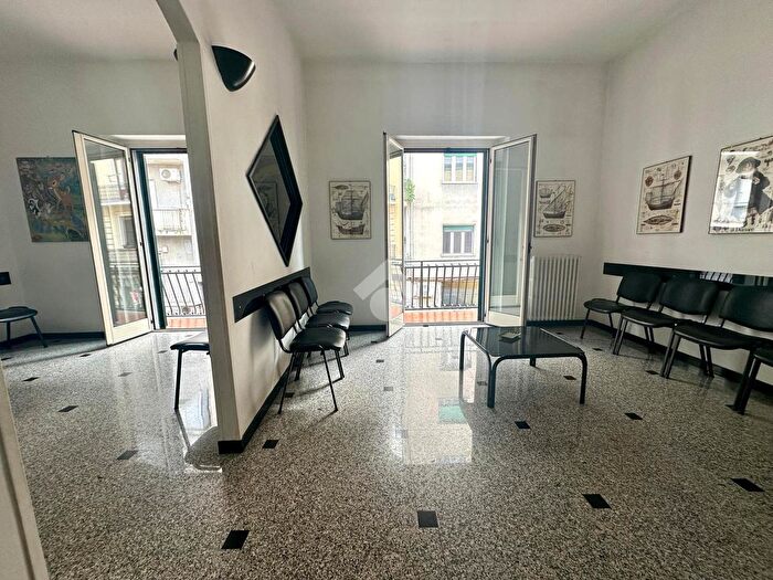 Appartamento con 5 locali in vendita in Via Molinella, Cosenza