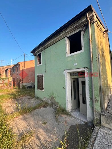 Casa quadrilocale in vendita in Via Chiesa, Arcole